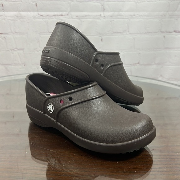 CROCS brown rubber clog (nurse’s shoes) in size 5 - Picture 12 of 12